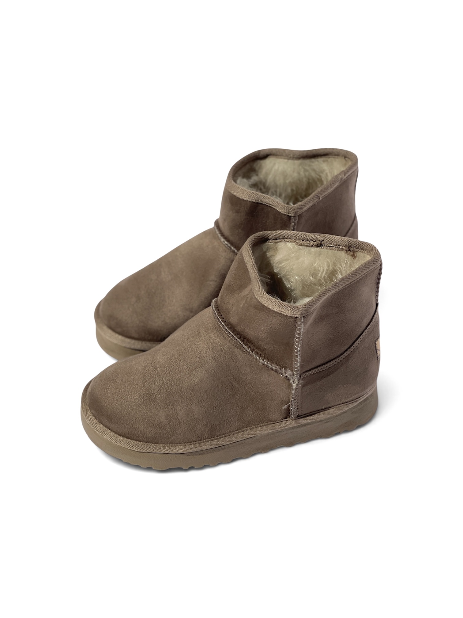 بوت UGG کوتاه رنگ‌ نسکافه ای